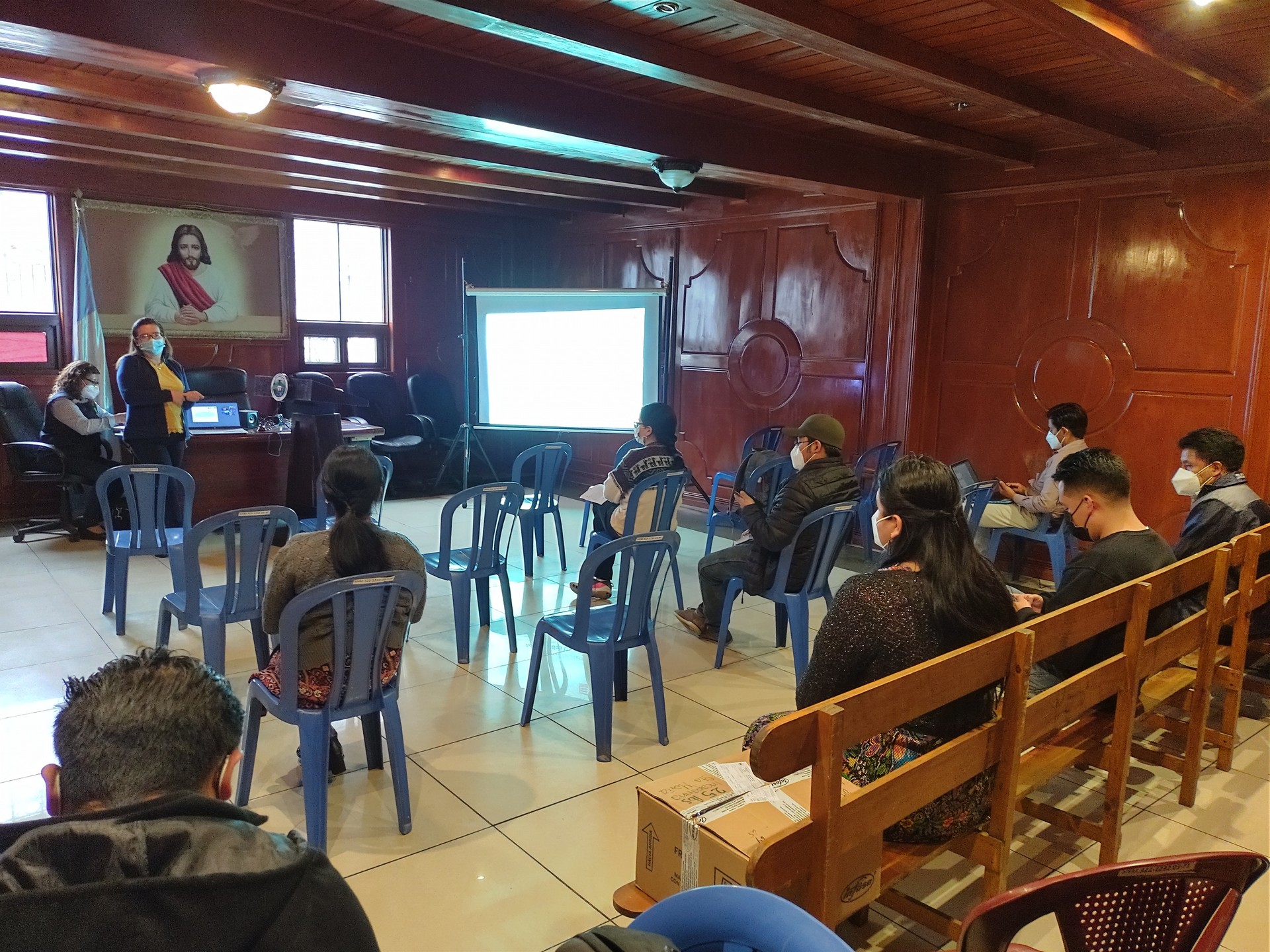 Técnicos y representantes de asociaciones del municipio de  Zunil participan en taller sobre el Derecho Humano a la Accesibilidad.