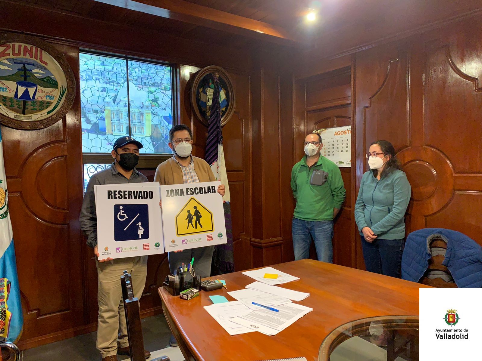 MUNI-K´AT entrega señalizaciones sobre accesibilidad en el municipio de Zunil.