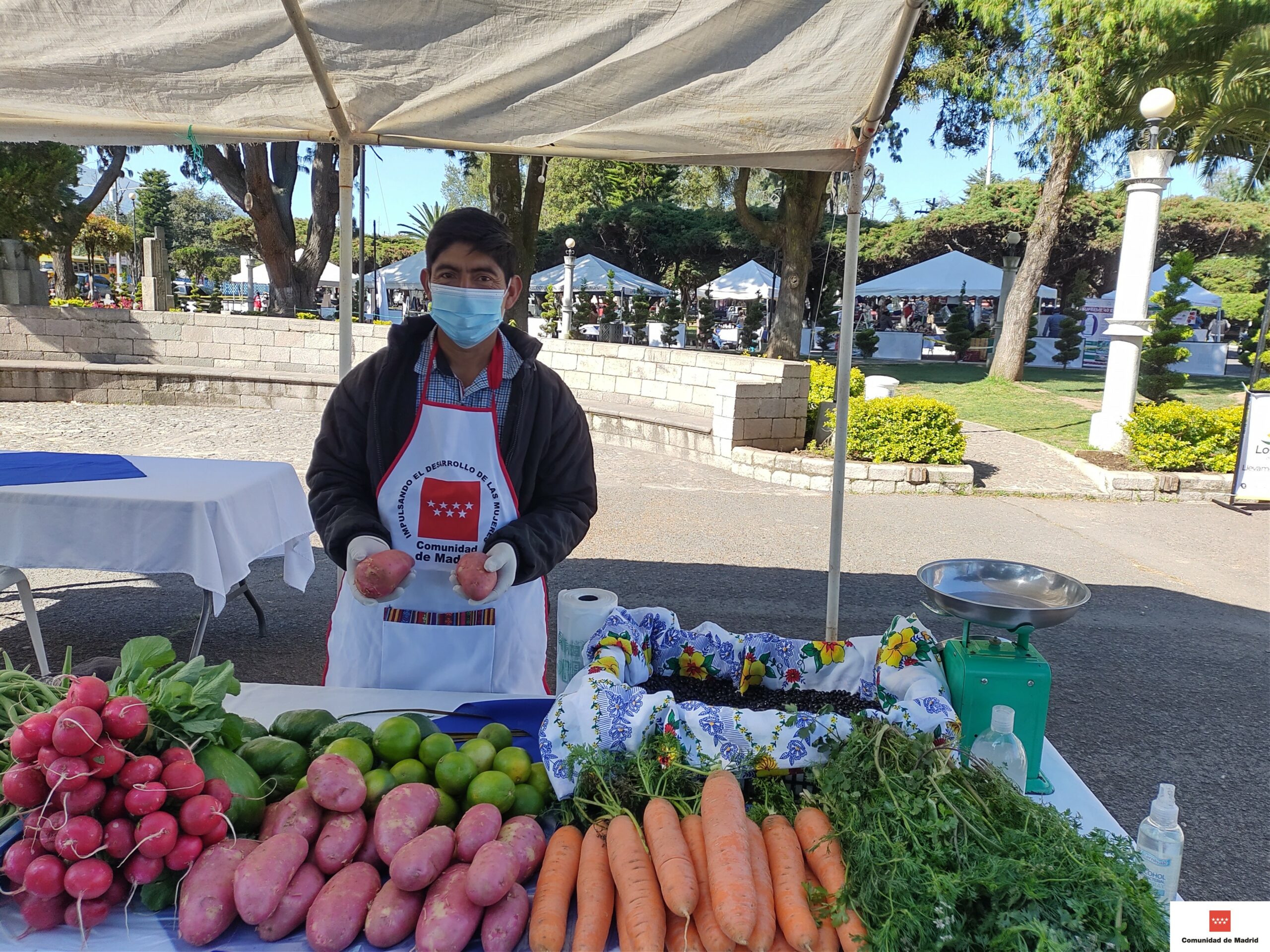Grupo de agricultores del municipio de San Antonio  Sacatepéquez, participan en feria de emprendimiento en San Marcos.