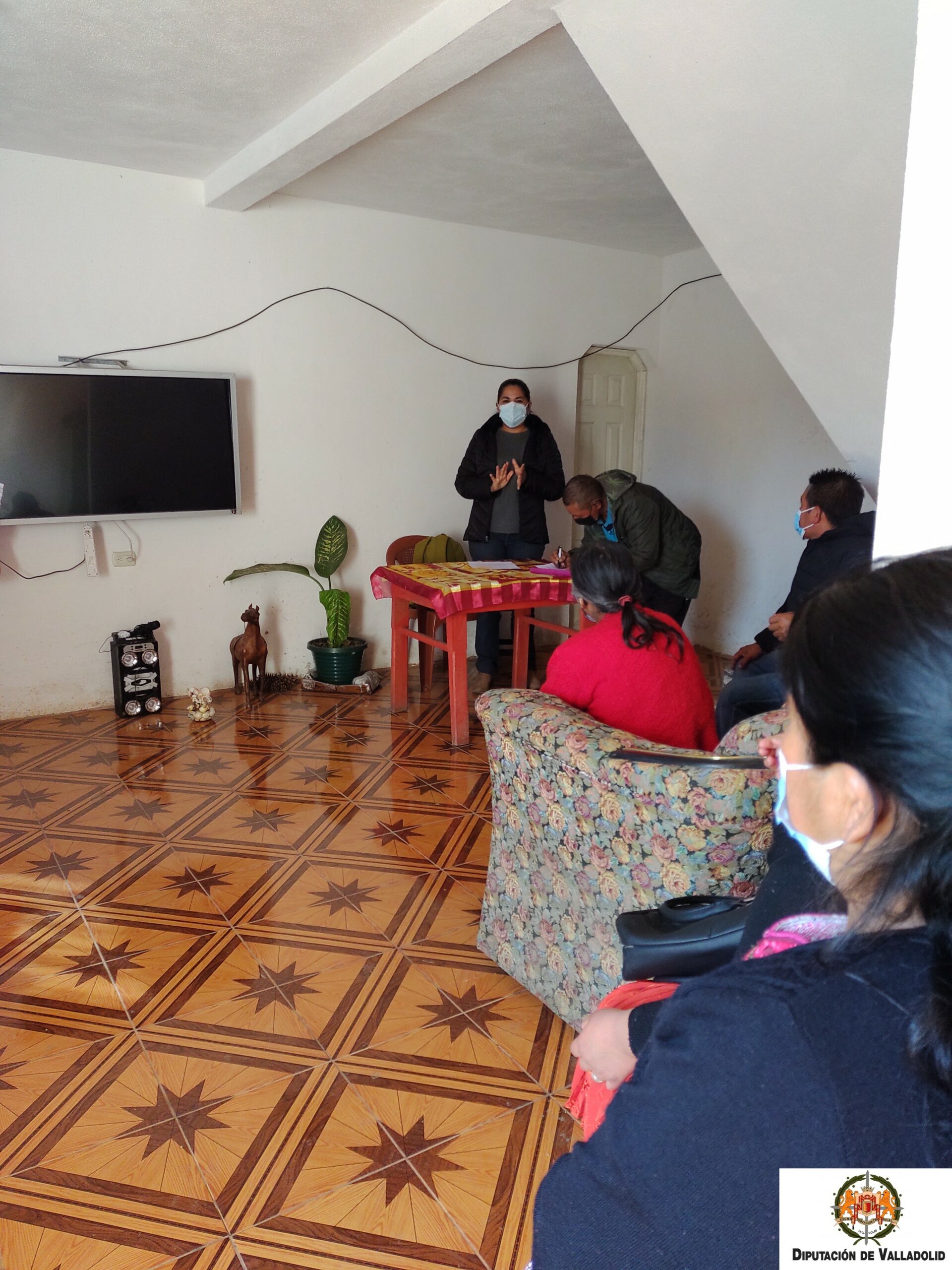 Agricultores del municipio de San Antonio Sacatepéquez fortalecen sus conocimientos sobre manejo integral de cuencas.