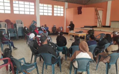 Productores agrícolas del municipio de San Antonio Sacatepéquez fortalecen sus conocimientos sobre manejo integral de cuencas.