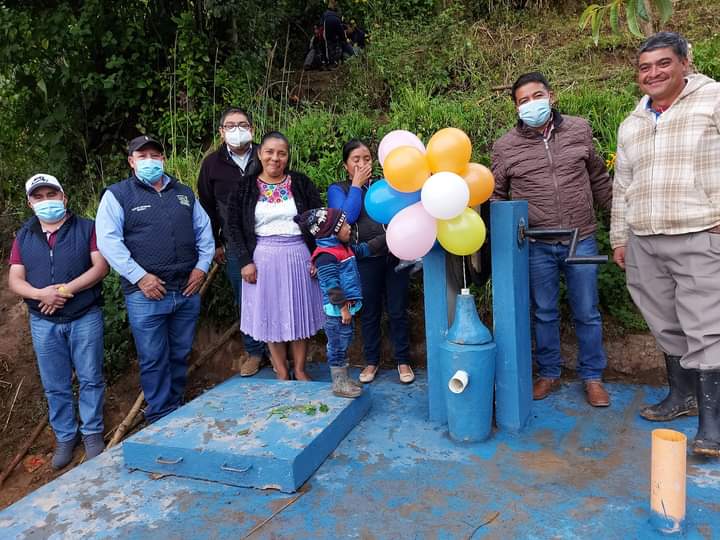 MUNI-K´AT, juntamente con la municipalidad de San Antonio Sacatepéquez, entregan  sistemas domiciliares de captación de lluvia en la comunidad de San Ramón.