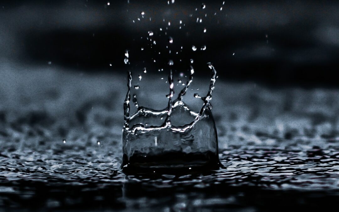 Foto de Sourav Mishra: https://www.pexels.com/es-es/foto/fondo-de-pantalla-digital-de-gota-de-agua-1100946/