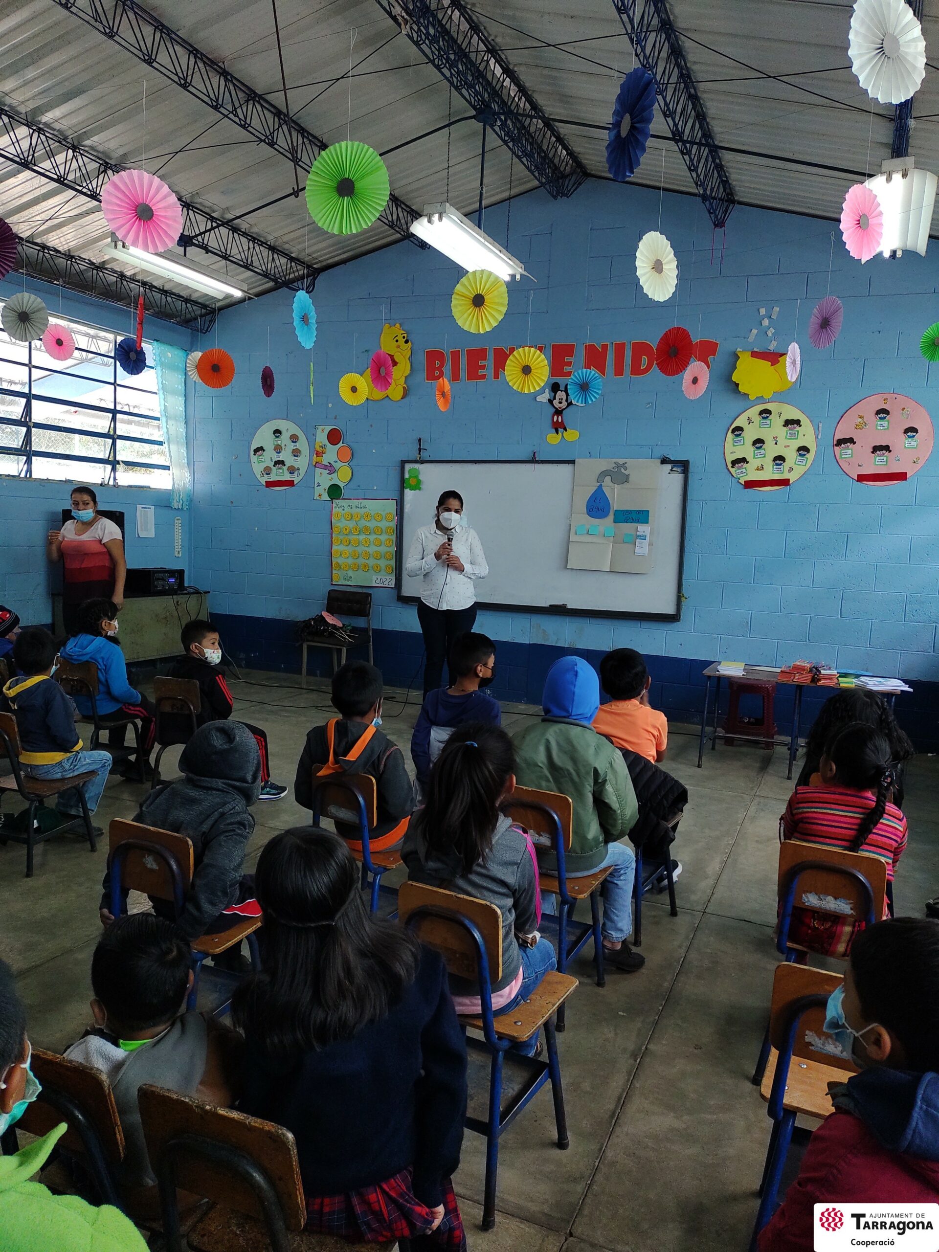 Estudiantes de centros educativos del municipio de San Antonio Sacatepéquez, participan en charlas de sensibilización sobre Agua y Manejo Integral de Cuencas.