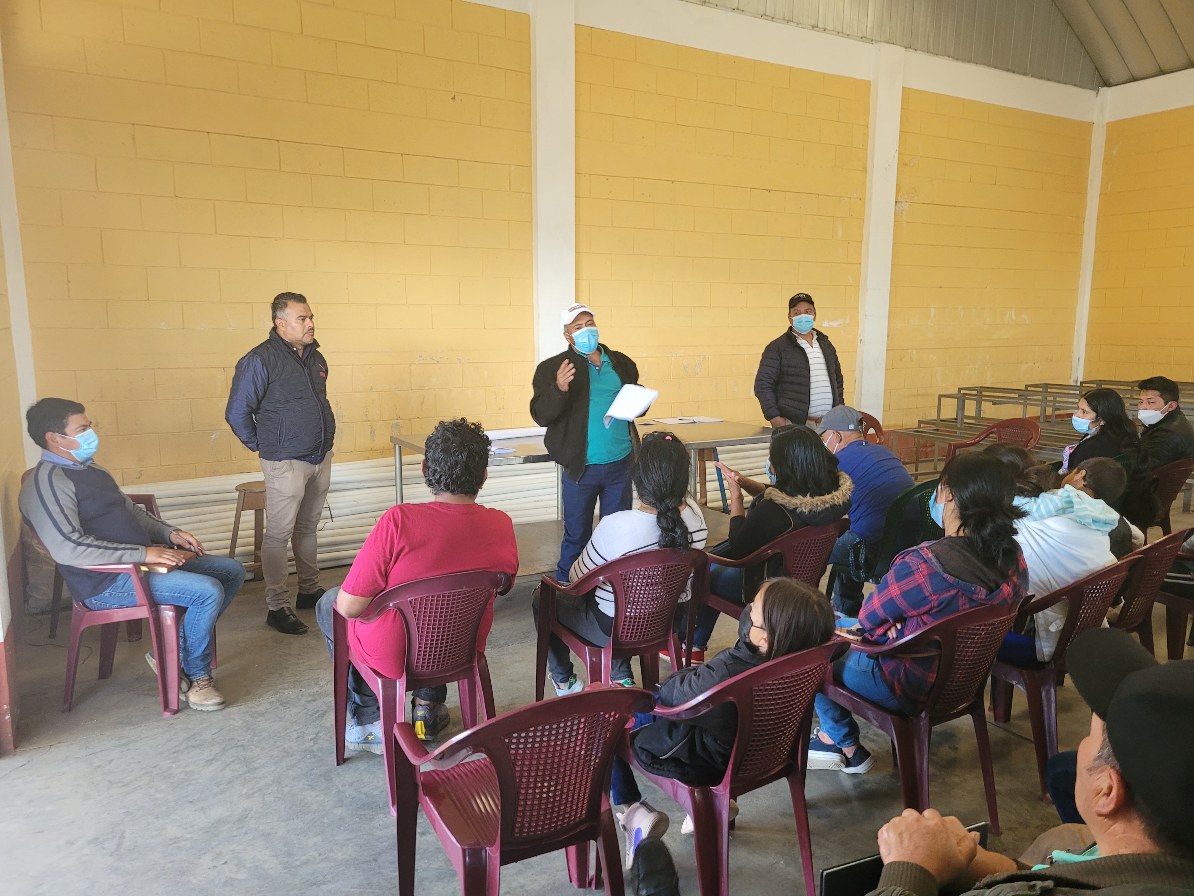 Reunión con beneficiarios del sistema de agua domiciliar del sector los López de Aldea Villa Hermosa, Esquipulas Palo Gordo.
