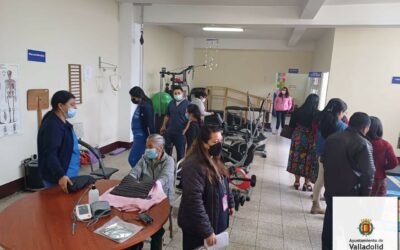 Técnicos y políticos de la  municipalidad de Zunil, participan en la visita a la Clínica de Fisioterapia  del Municipio de Salcajá.